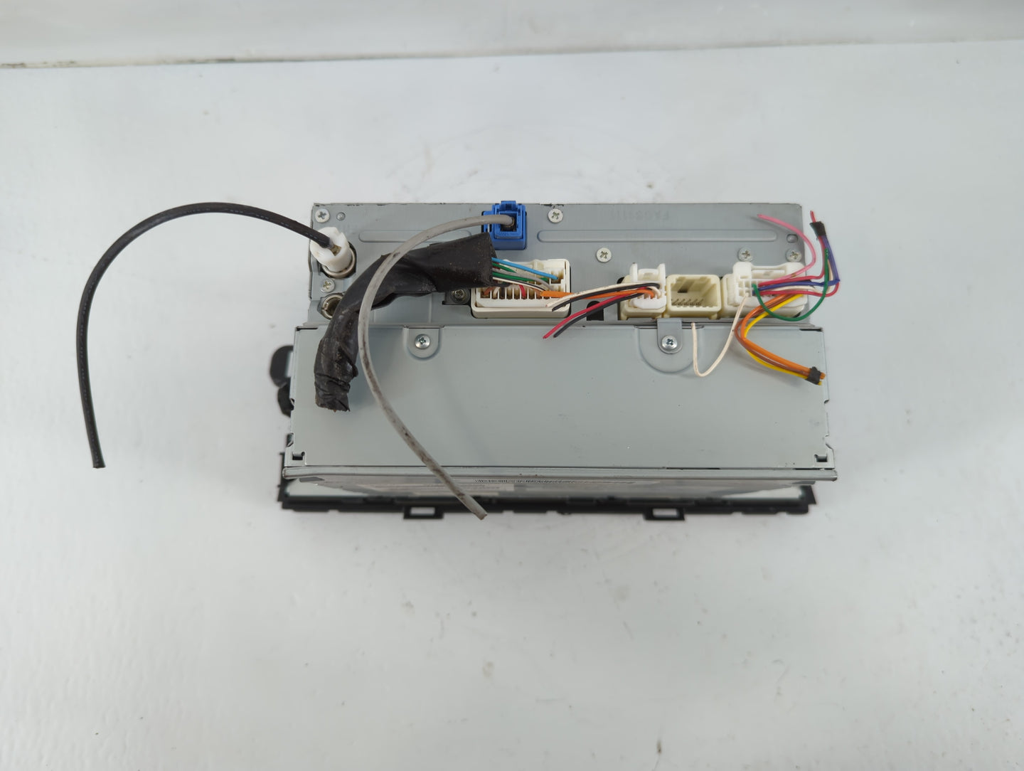 2010-2011 Toyota Prius Radio AM FM Cd Player Receiver Replacement P/N:86120-47290 Fits Fits 2010 2011 OEM Used Auto Parts - 