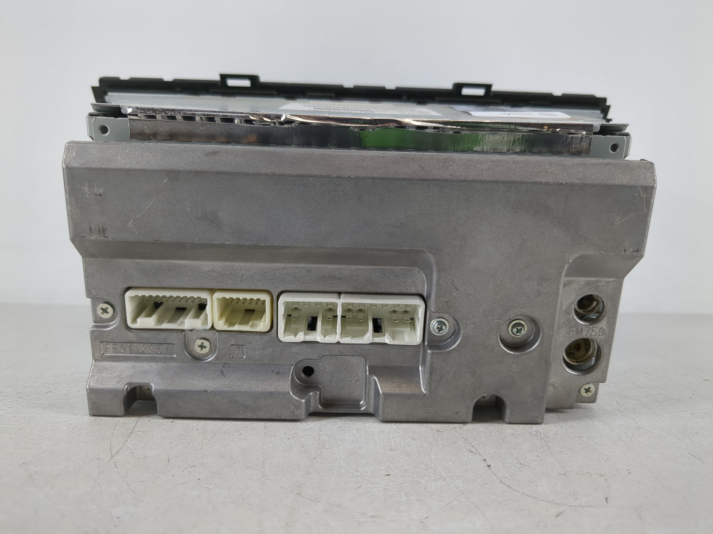 2010-2011 Toyota Prius Radio AM FM Cd Player Receiver Replacement P/N:86120-47290 Fits Fits 2010 2011 OEM Used Auto Parts - 