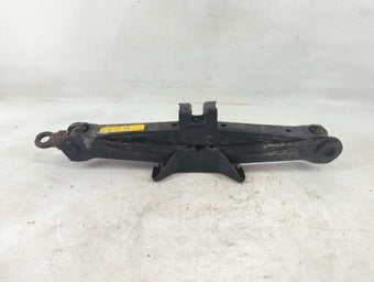 compare product 2010 Toyota Prius Spare Scissor Car Jack 1188147