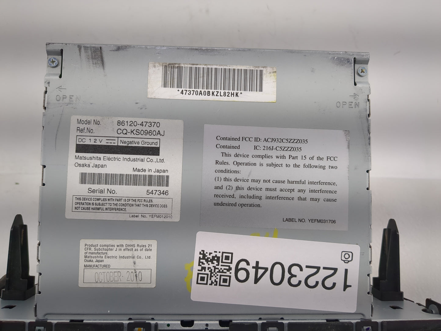 2010-2011 Toyota Prius Radio AM FM Cd Player Receiver Replacement P/N:86120-47370 Fits Fits 2010 2011 OEM Used Auto Parts - 