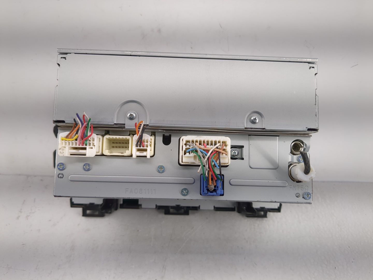 2010-2011 Toyota Prius Radio AM FM Cd Player Receiver Replacement P/N:86120-47370 Fits Fits 2010 2011 OEM Used Auto Parts - 