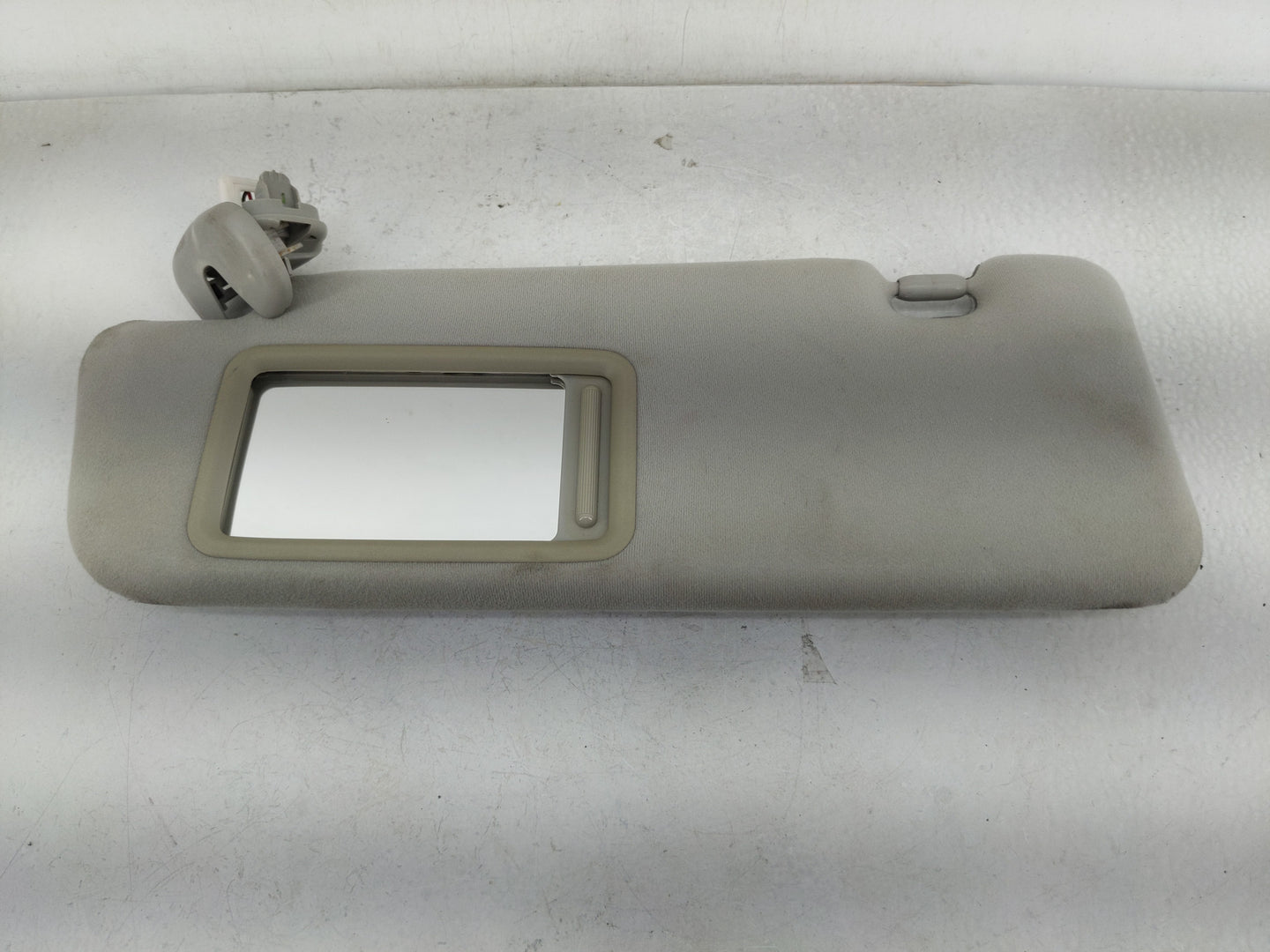 2010-2011 Toyota Prius Sun Visor Shade Replacement Driver Left Mirror Fits Fits 2010 2011 OEM Used Auto Parts - Oemusedautop