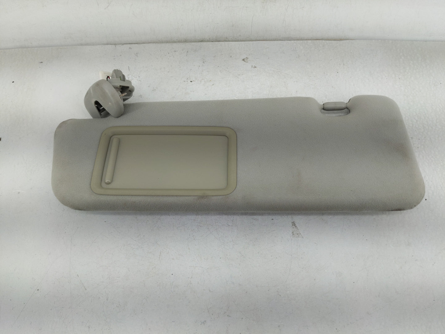 2010-2011 Toyota Prius Sun Visor Shade Replacement Driver Left Mirror Fits Fits 2010 2011 OEM Used Auto Parts - Oemusedautop