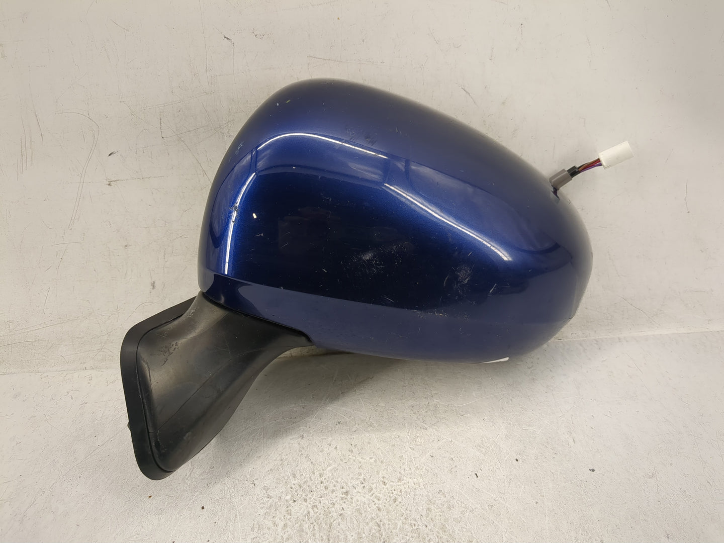 2010-2015 Toyota Prius Driver Side View Mirror - Left Door Mirror OEM Used - Oemusedautoparts1.com