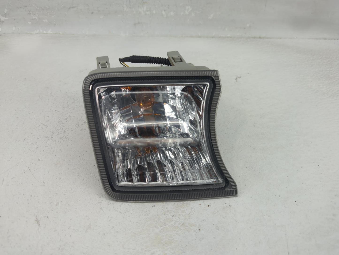 2010-2011 Toyota Prius Driver Left Oem Front Light Lamp - Oemusedautoparts1.com