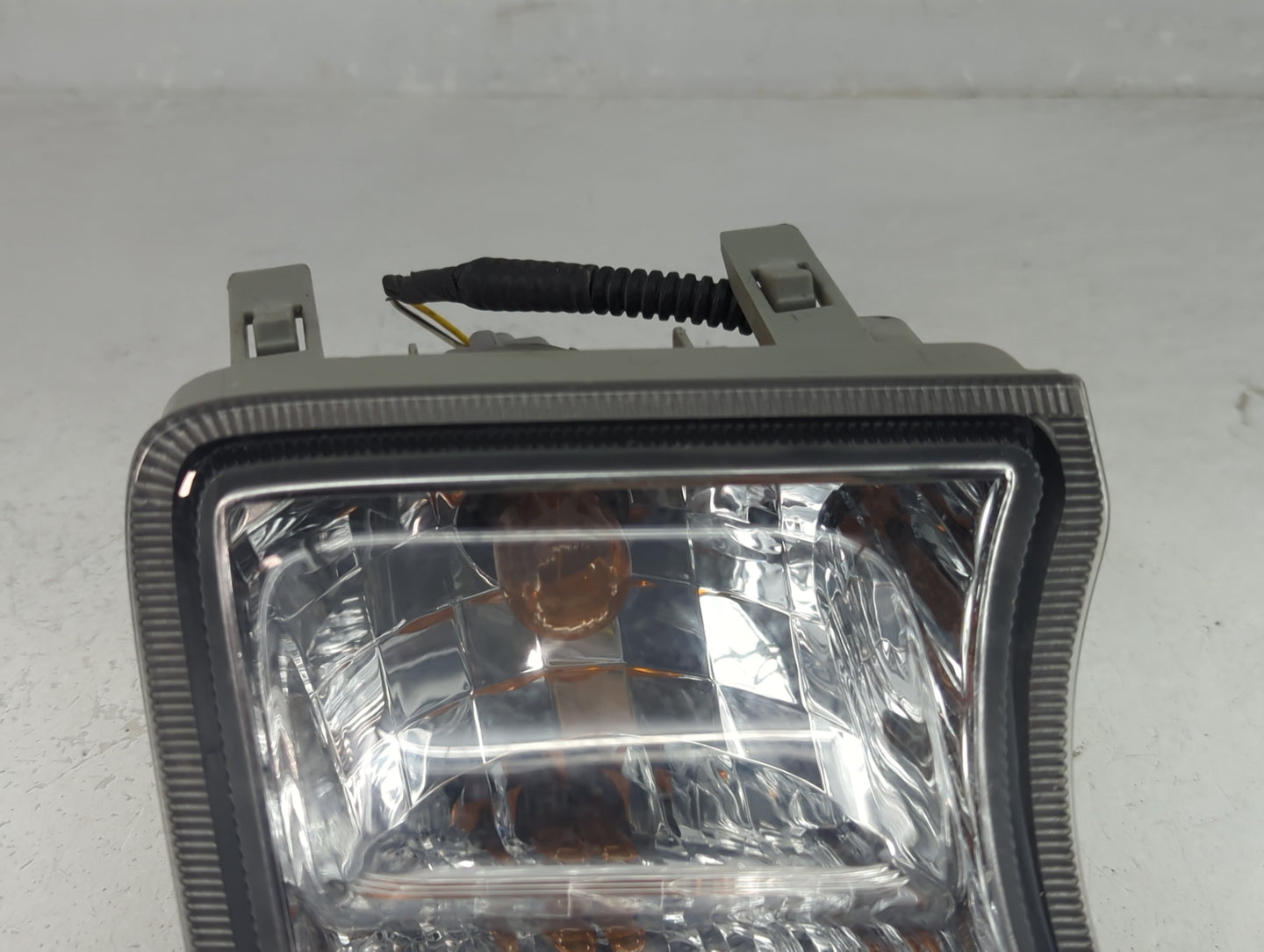 2010-2011 Toyota Prius Driver Left Oem Front Light Lamp - Oemusedautoparts1.com