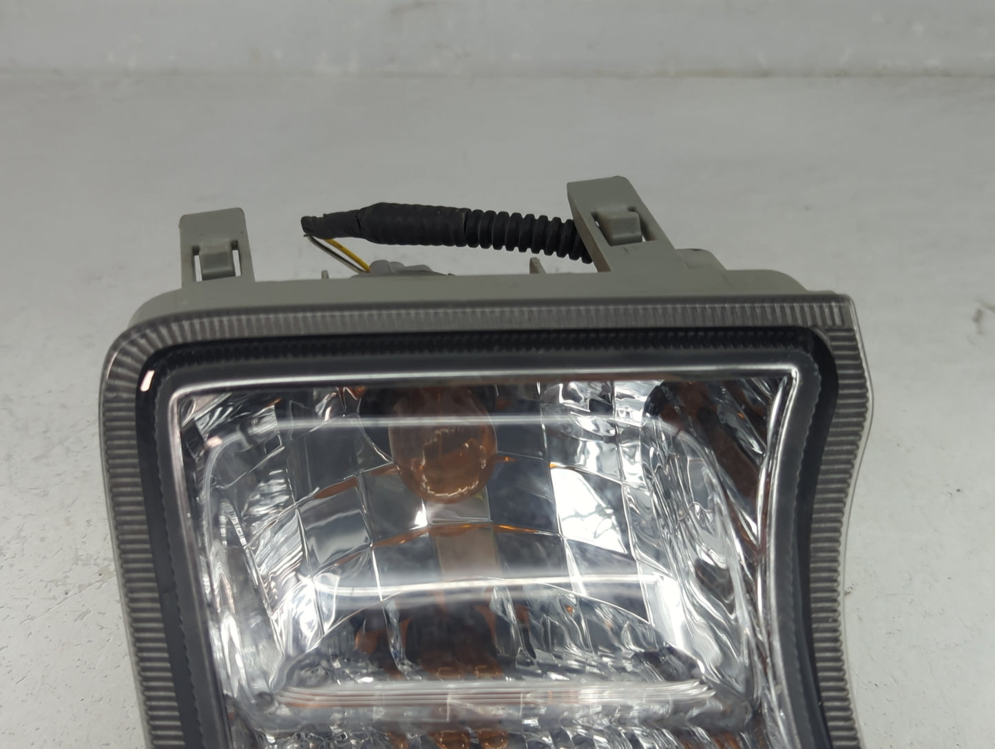 2010-2011 Toyota Prius Driver Left Oem Front Light Lamp - Oemusedautoparts1.com