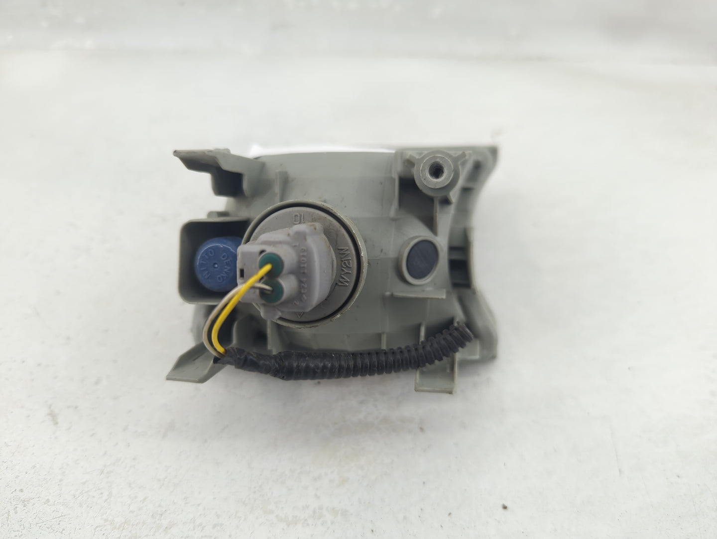 2010-2011 Toyota Prius Driver Left Oem Front Light Lamp - Oemusedautoparts1.com