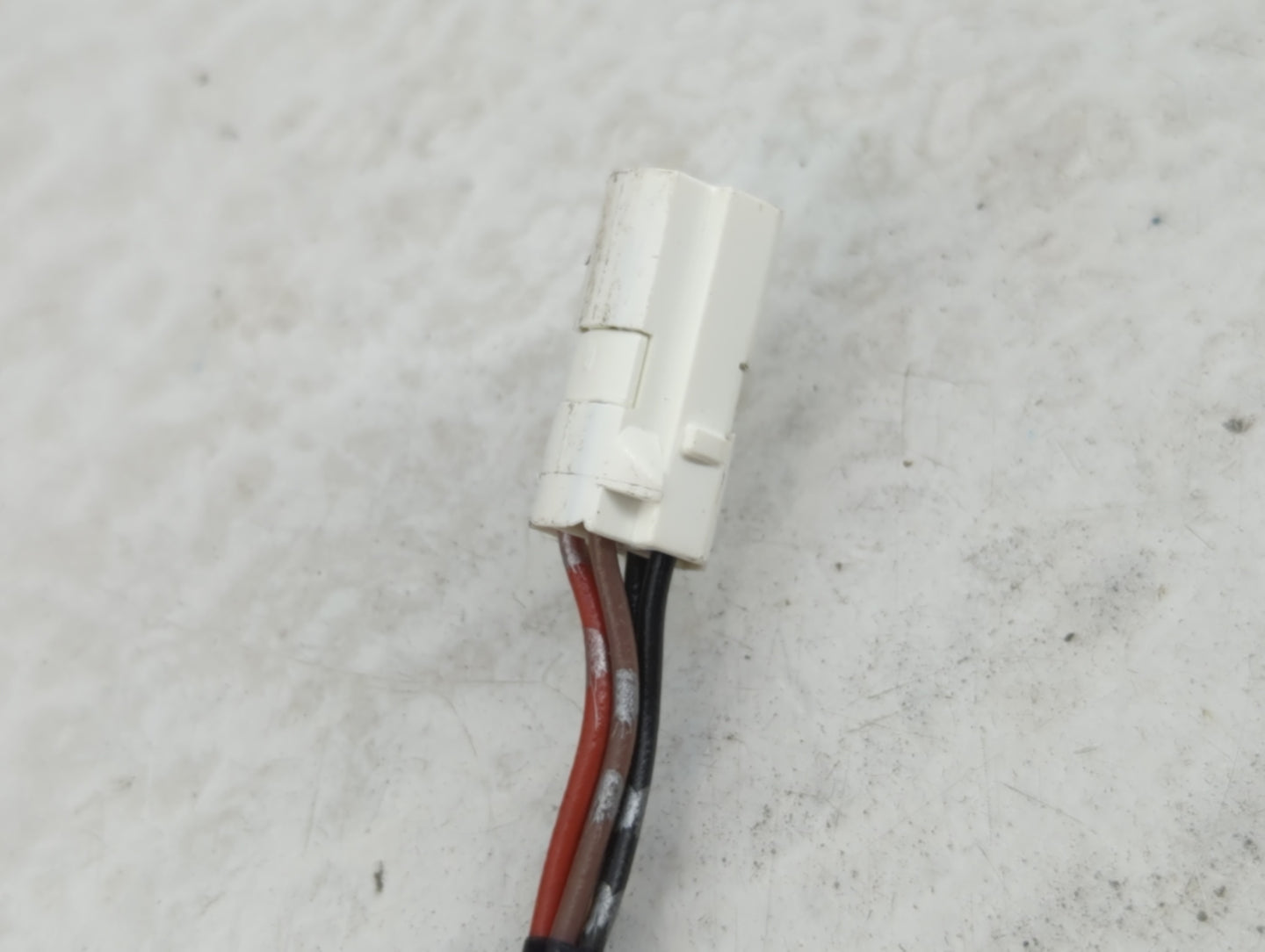 2010-2015 Toyota Prius Driver Side View Mirror - Left Door Mirror OEM Used - Oemusedautoparts1.com