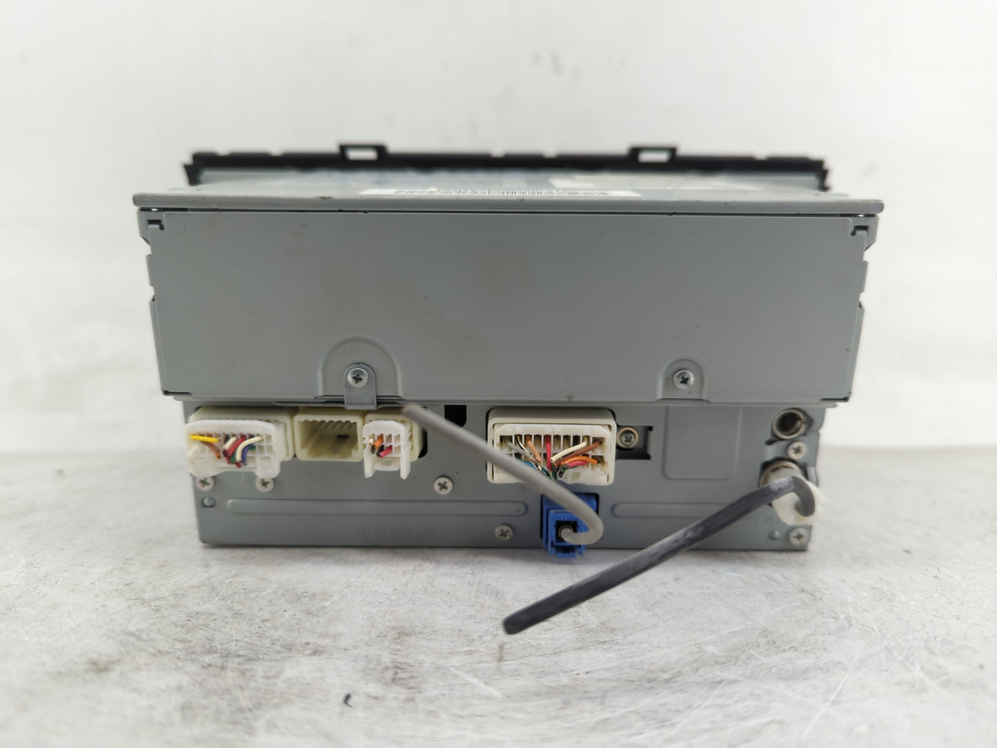 2010-2011 Toyota Prius Radio AM FM Cd Player Receiver Replacement P/N:86120-47370 Fits Fits 2010 2011 OEM Used Auto Parts - 