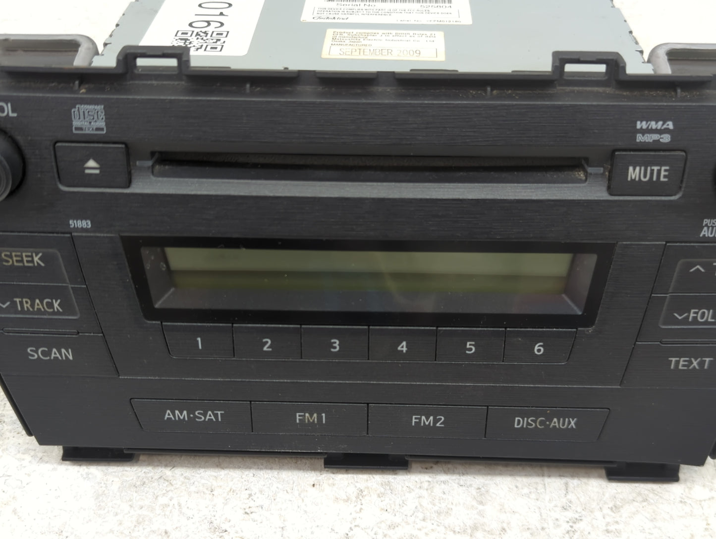 2010-2011 Toyota Prius Radio AM FM Cd Player Receiver Replacement P/N:86120-47290 Fits Fits 2010 2011 OEM Used Auto Parts - 