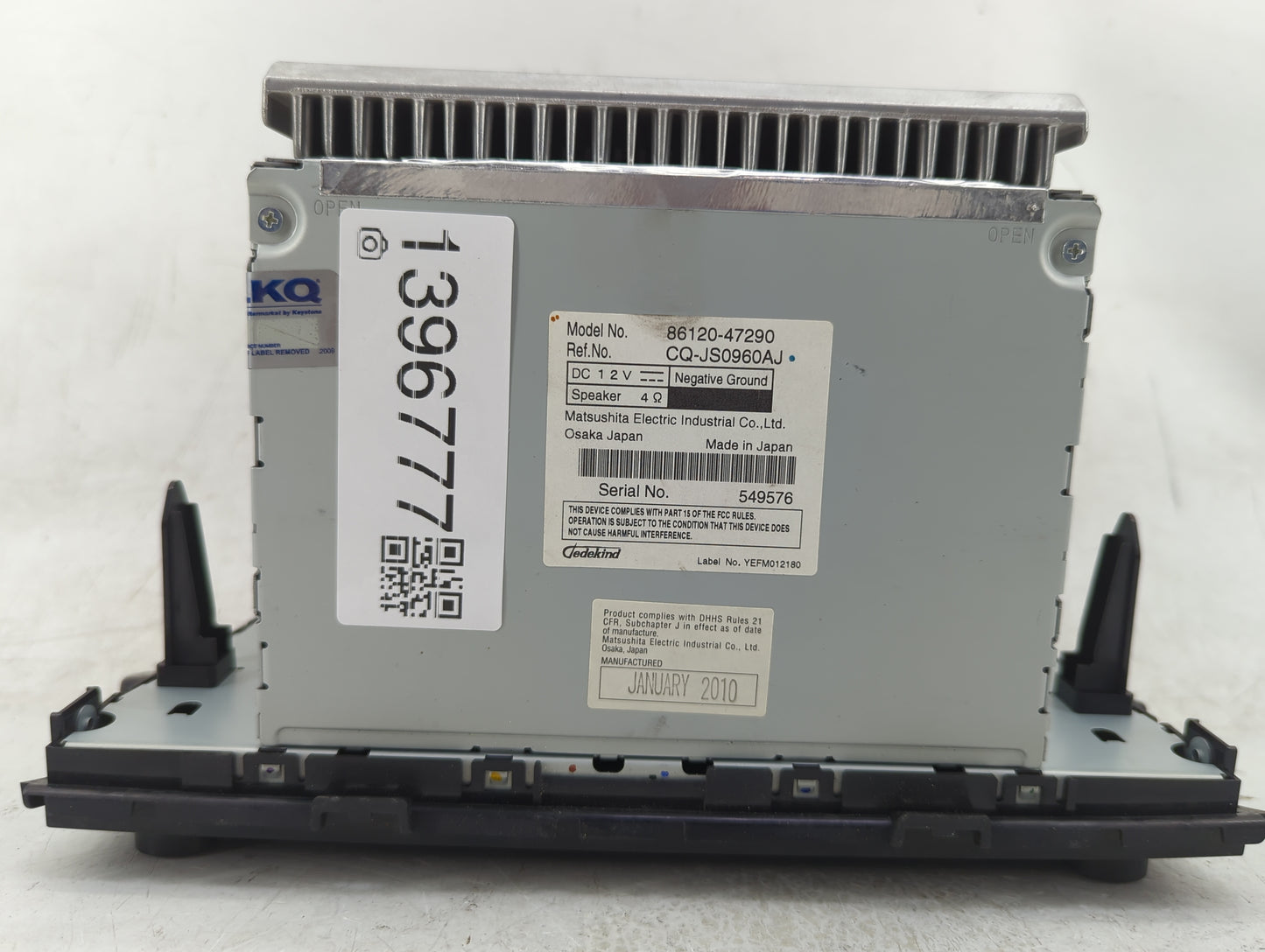 2010-2011 Toyota Prius Radio AM FM Cd Player Receiver Replacement P/N:86120-47290 Fits Fits 2010 2011 OEM Used Auto Parts - 