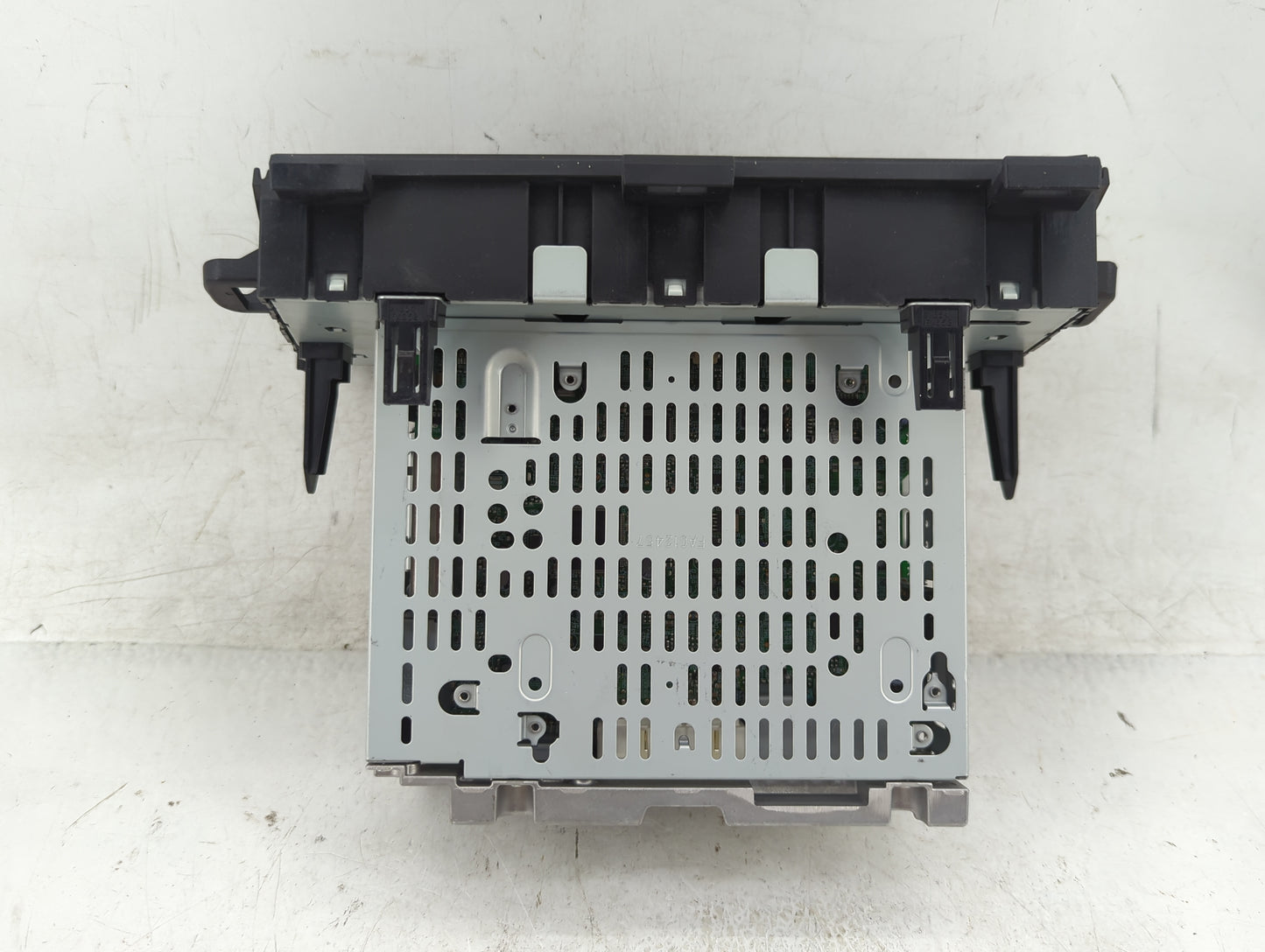 2010-2011 Toyota Prius Radio AM FM Cd Player Receiver Replacement P/N:86120-47290 Fits Fits 2010 2011 OEM Used Auto Parts - 