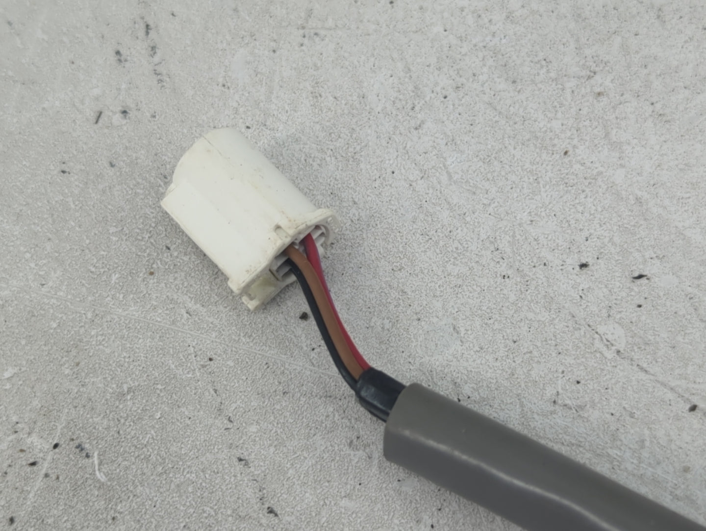 2010-2015 Toyota Prius Driver Side View Mirror - Left Door Mirror OEM Used - Oemusedautoparts1.com