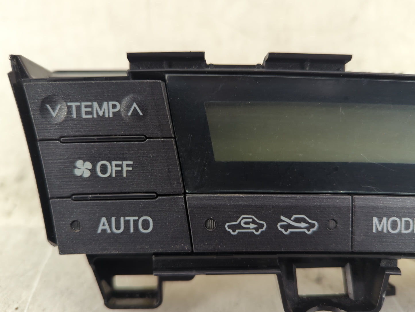 2010-2011 Toyota Prius Climate Control Module Temperature AC/Heater Replacement P/N:75D726 Fits Fits 2010 2011 OEM Used Auto