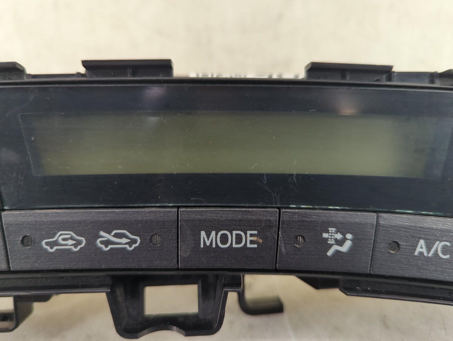 2010-2011 Toyota Prius Climate Control Module Temperature AC/Heater Replacement P/N:75D726 Fits Fits 2010 2011 OEM Used Auto