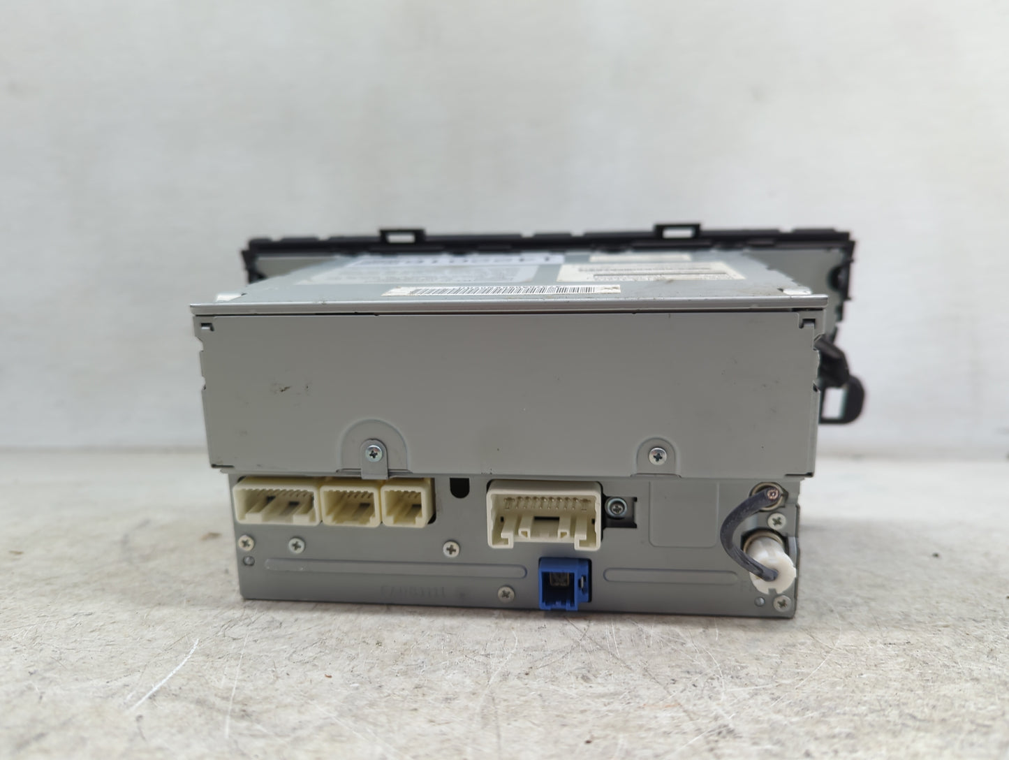 2010-2011 Toyota Prius Radio AM FM Cd Player Receiver Replacement P/N:86120-47370 Fits Fits 2010 2011 OEM Used Auto Parts - 
