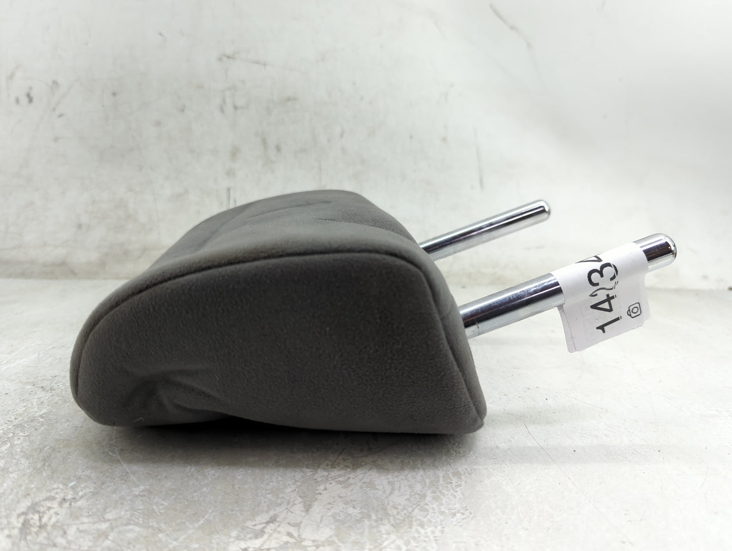 2010-2011 Toyota Prius Headrest Head Rest Rear Seat Fits Fits 2010 2011 OEM Used Auto Parts - Oemusedautoparts1.com
