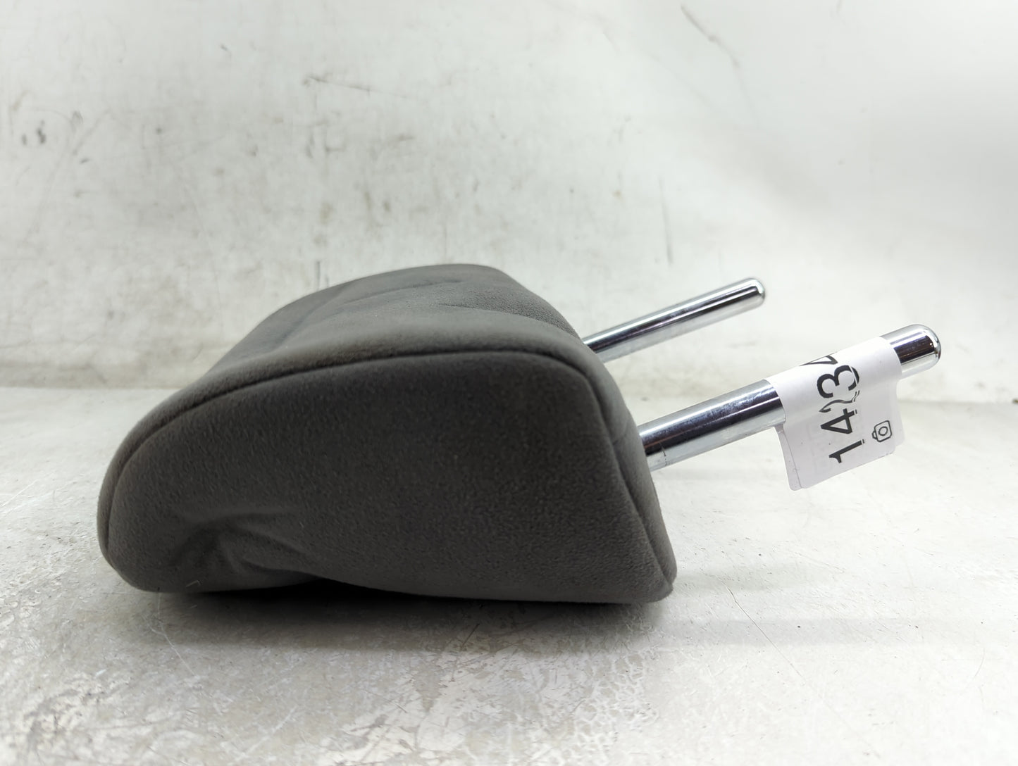 2010-2011 Toyota Prius Headrest Head Rest Rear Seat Fits Fits 2010 2011 OEM Used Auto Parts - Oemusedautoparts1.com