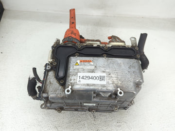 2010-2011 Toyota Prius Hybrid DC Synergy Drive Power Inverter P/N:G9200-47141 G9200-47140 Fits Fits 2010 2011 OEM Used Auto 