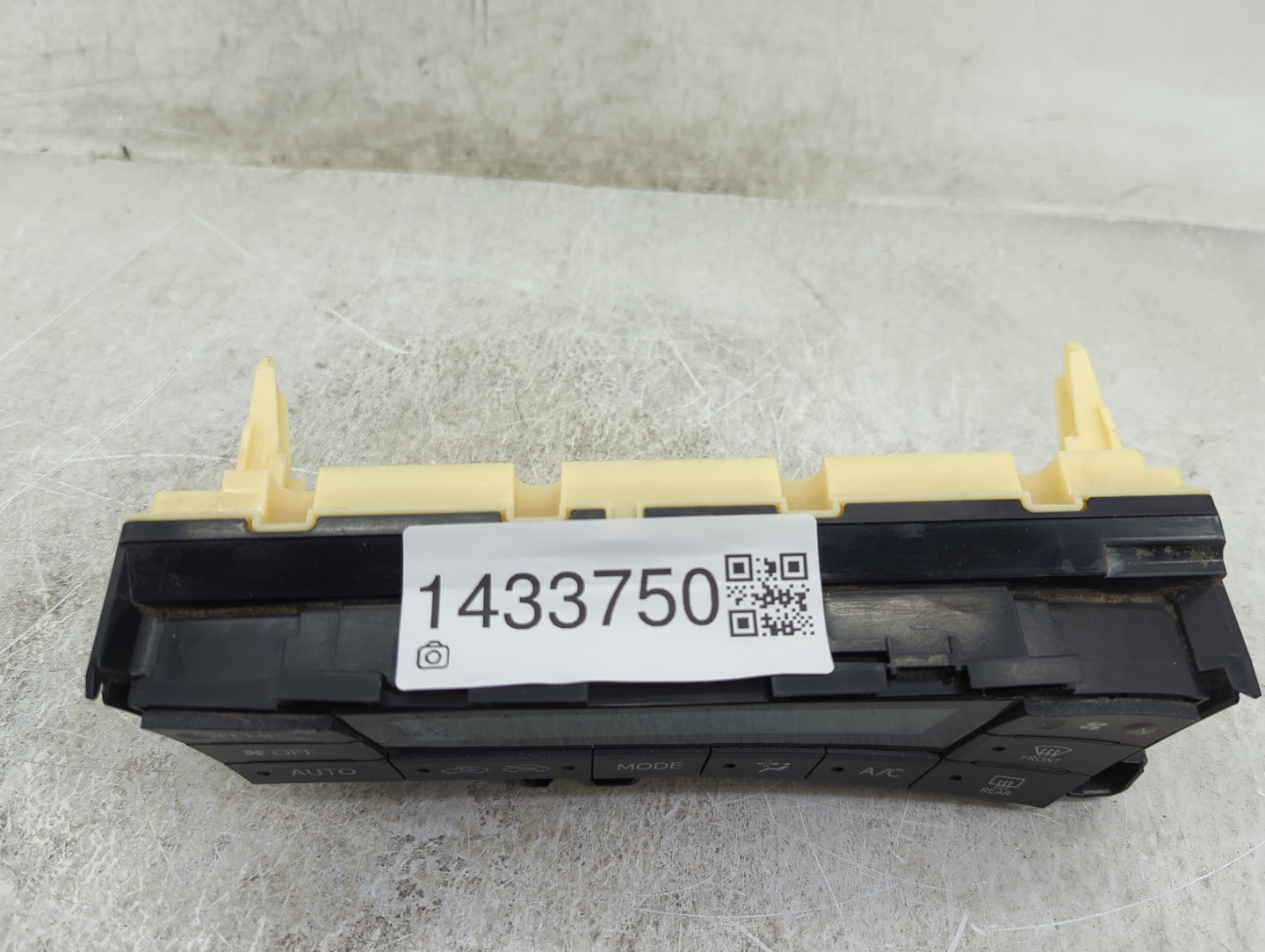 2010-2011 Toyota Prius Climate Control Module Temperature AC/Heater Replacement Fits Fits 2010 2011 OEM Used Auto Parts - Oe