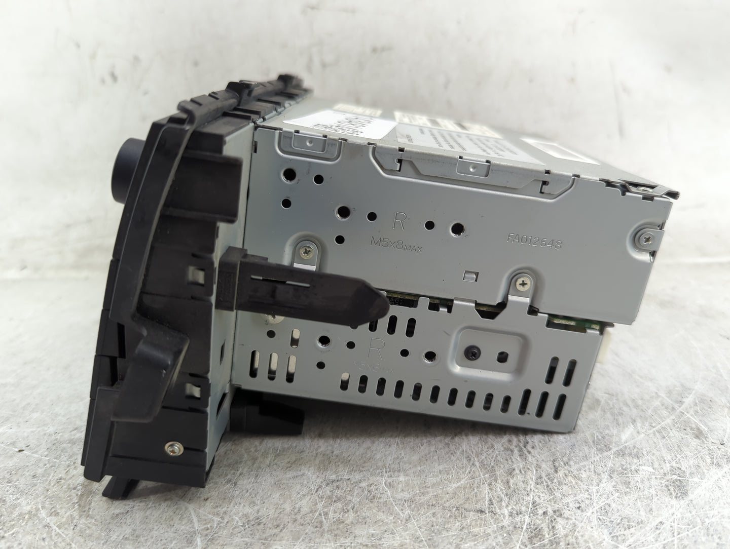 2010-2011 Toyota Prius Radio AM FM Cd Player Receiver Replacement P/N:86120-47370 CQ-KS0960AJ Fits Fits 2010 2011 OEM Used A