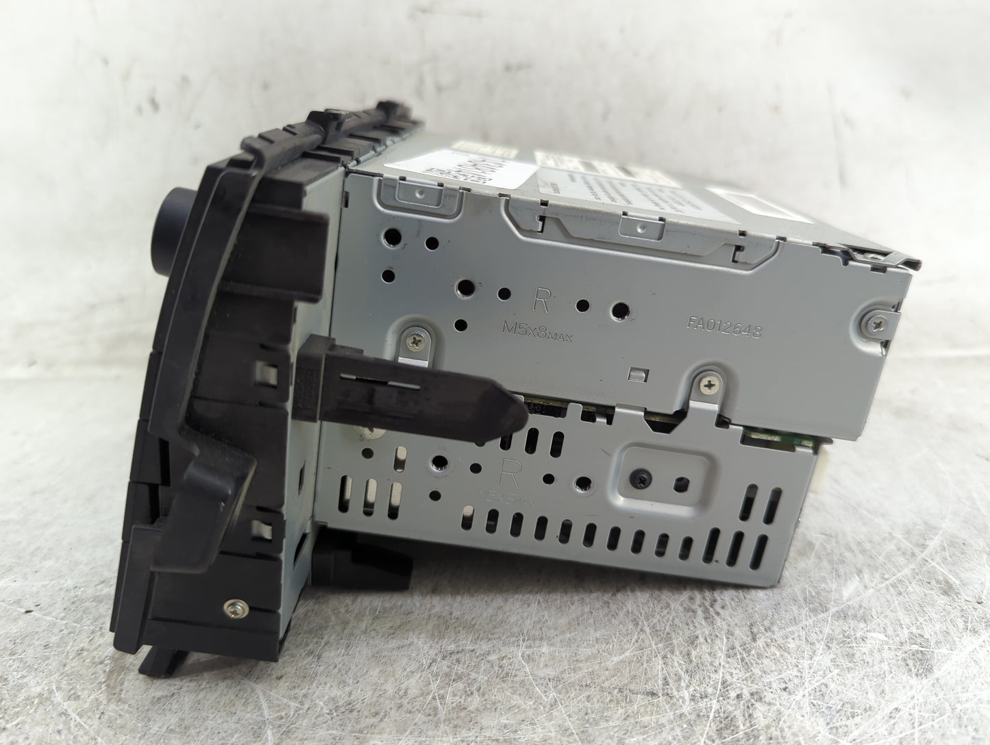 2010-2011 Toyota Prius Radio AM FM Cd Player Receiver Replacement P/N:86120-47370 CQ-KS0960AJ Fits Fits 2010 2011 OEM Used A