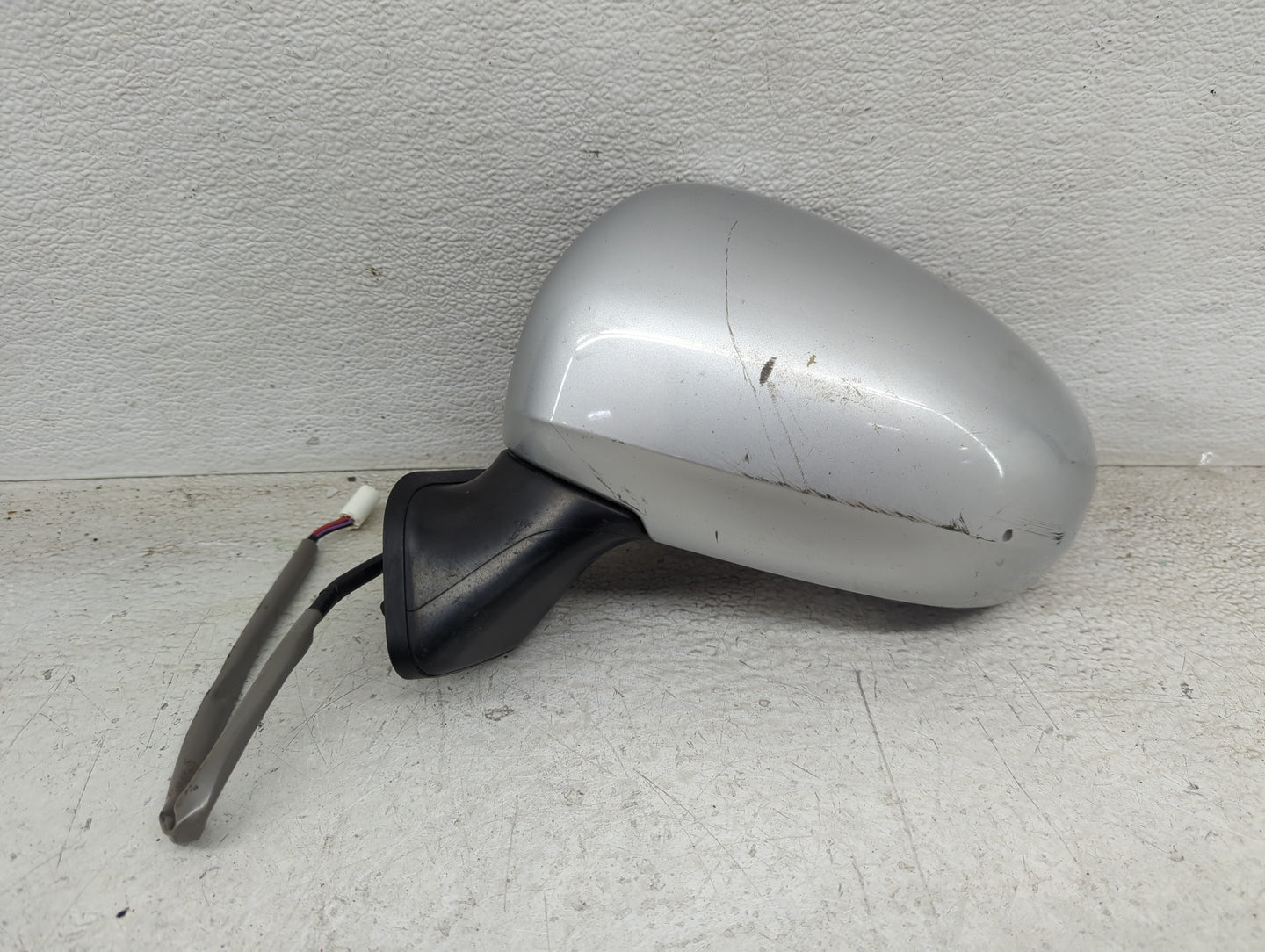 2010-2015 Toyota Prius Driver Side View Mirror - Left Door Mirror OEM Used - Oemusedautoparts1.com