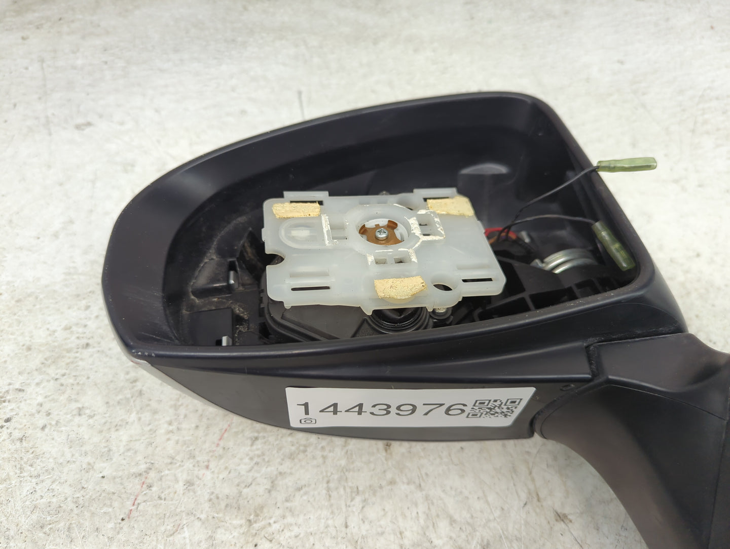 2010-2015 Toyota Prius Driver Side View Mirror - Left Door Mirror OEM Used - Oemusedautoparts1.com