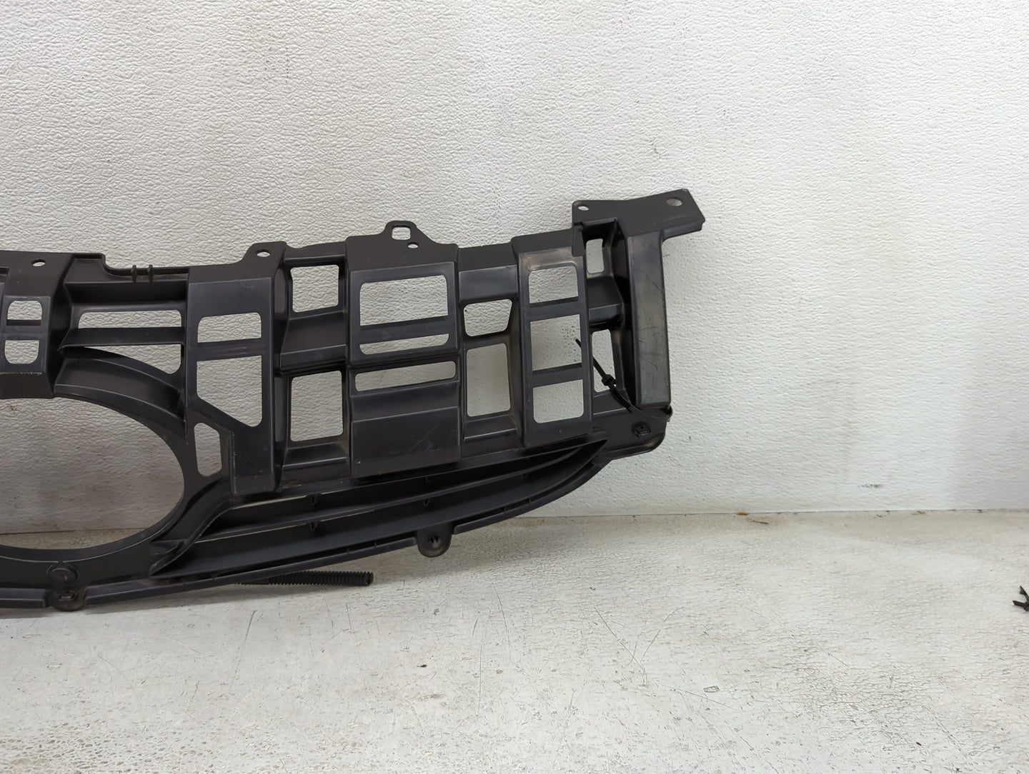 2010-2011 Toyota Prius Front Grille Bumper Not Included - Oemusedautoparts1.com