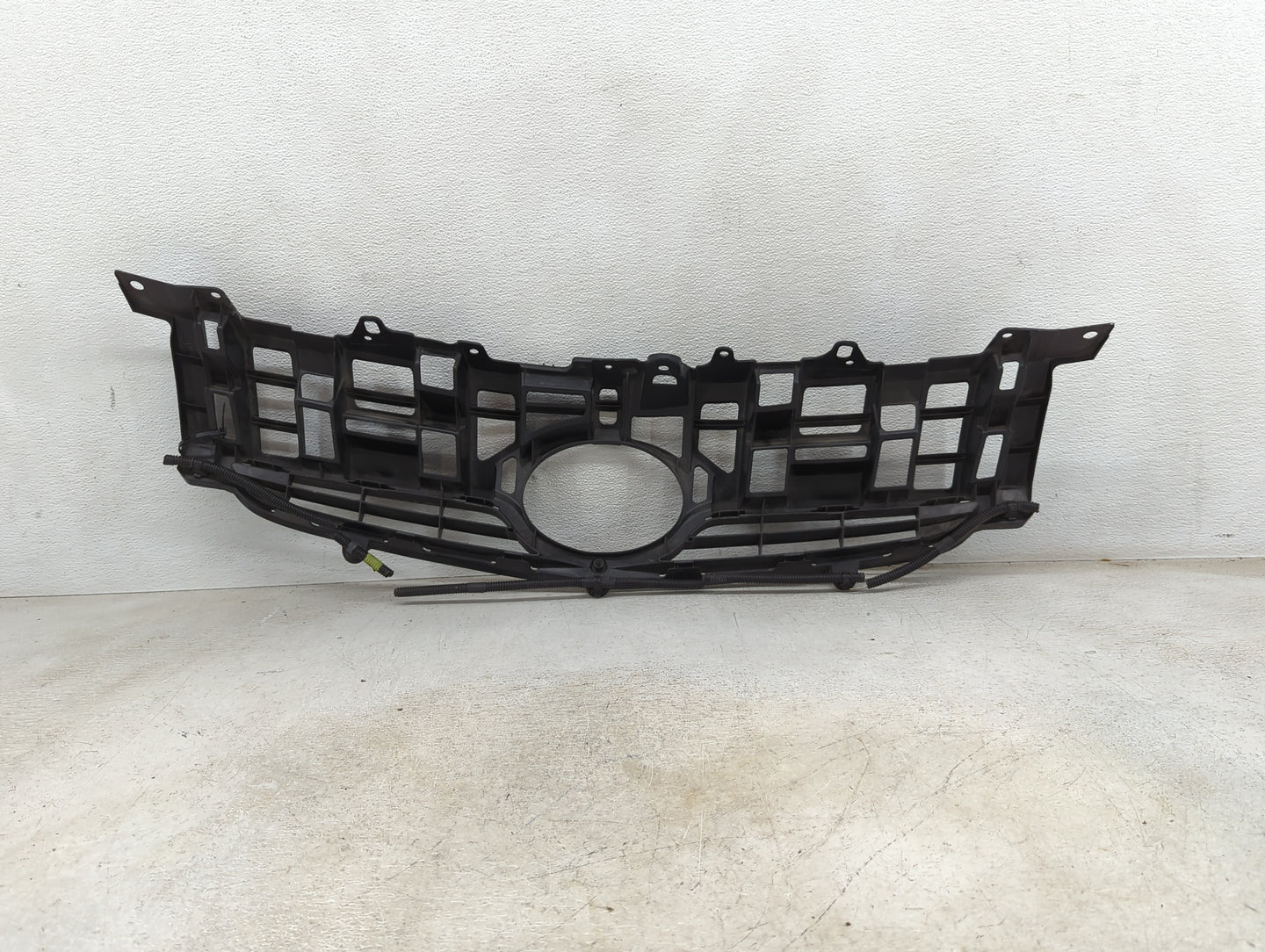 2010-2011 Toyota Prius Front Grille Bumper Not Included - Oemusedautoparts1.com