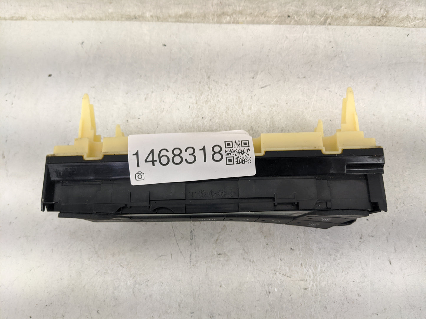 2010-2011 Toyota Prius Climate Control Module Temperature AC/Heater Replacement P/N:75D726 Fits Fits 2010 2011 OEM Used Auto