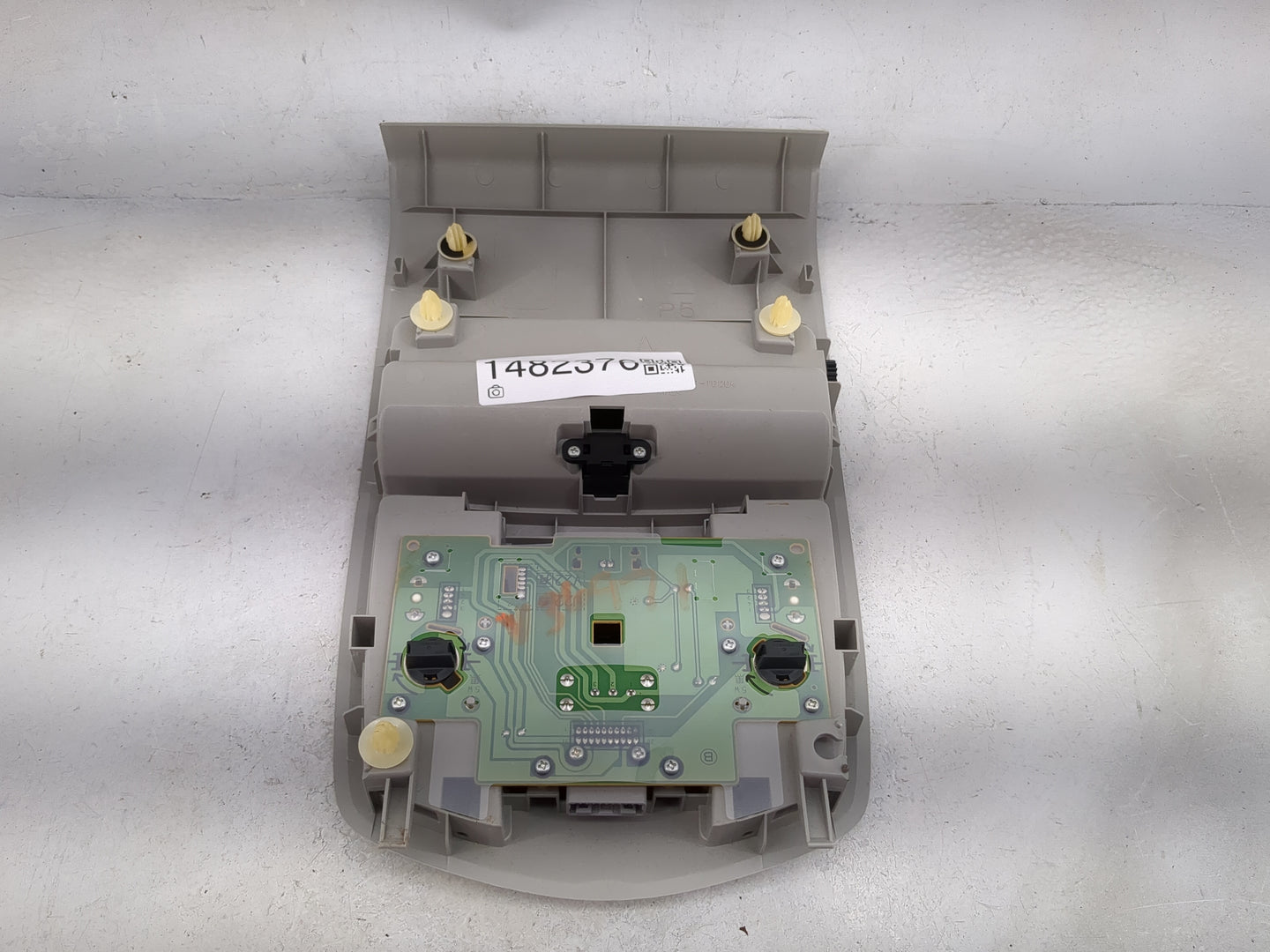 2010 Toyota Prius Overhead Roof Console Gray 1482376 - Oemusedautoparts1.com
