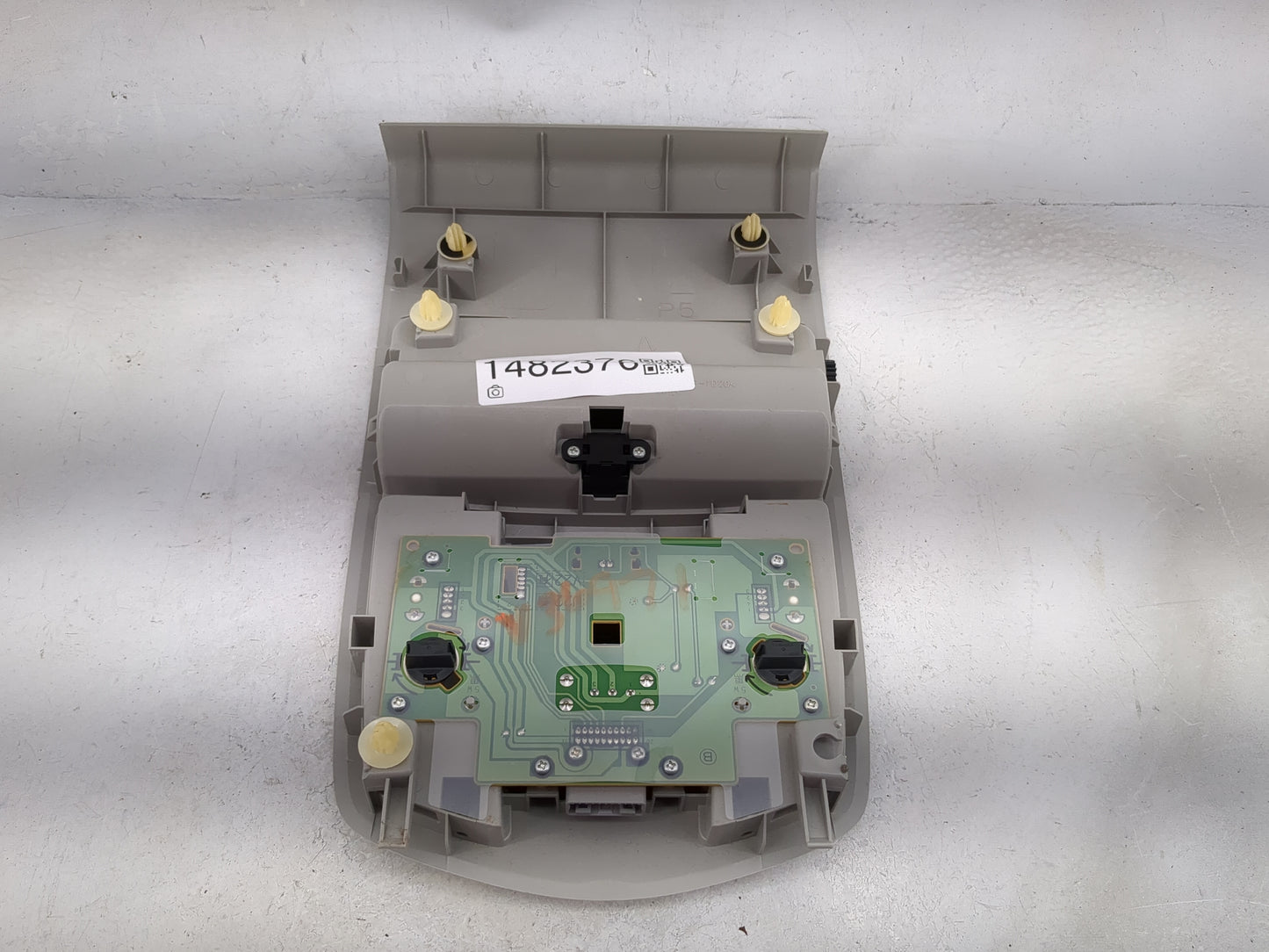 2010 Toyota Prius Overhead Roof Console Gray 1482376 - Oemusedautoparts1.com