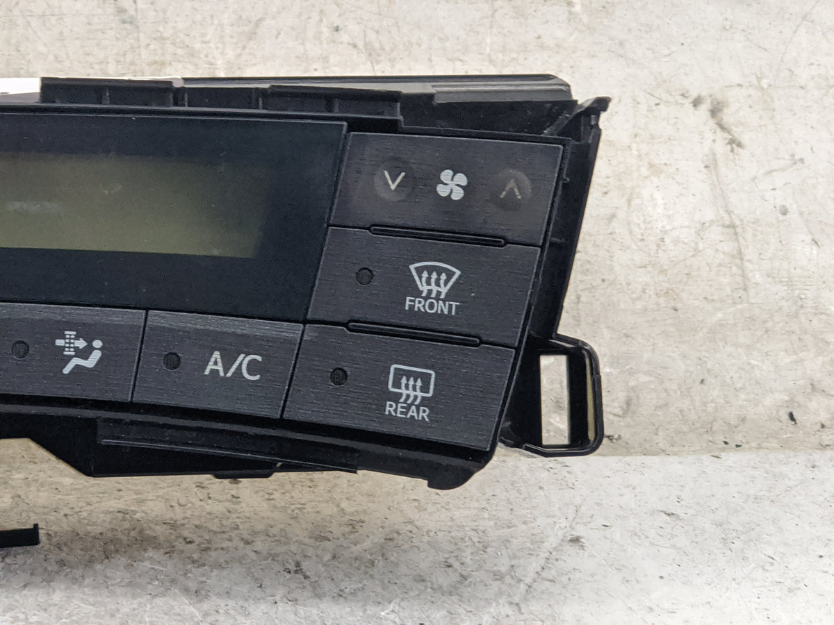 2010-2011 Toyota Prius Climate Control Module Temperature AC/Heater Replacement P/N:75D726 Fits Fits 2010 2011 OEM Used Auto
