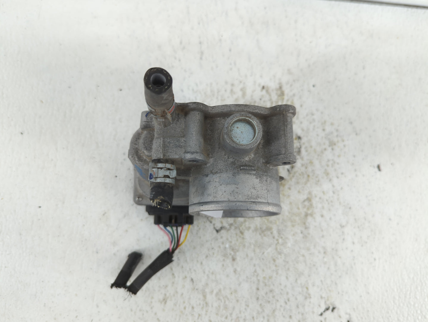 2010-2022 Toyota Prius Throttle Body Fits Fits 2010 2011 2012 2013 2014 2015 2016 2017 2018 2019 2020 2021 2022 OEM Used Aut