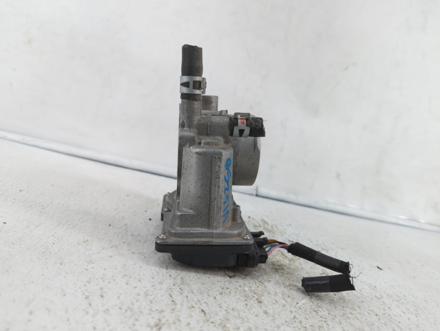 2010-2022 Toyota Prius Throttle Body Fits Fits 2010 2011 2012 2013 2014 2015 2016 2017 2018 2019 2020 2021 2022 OEM Used Aut