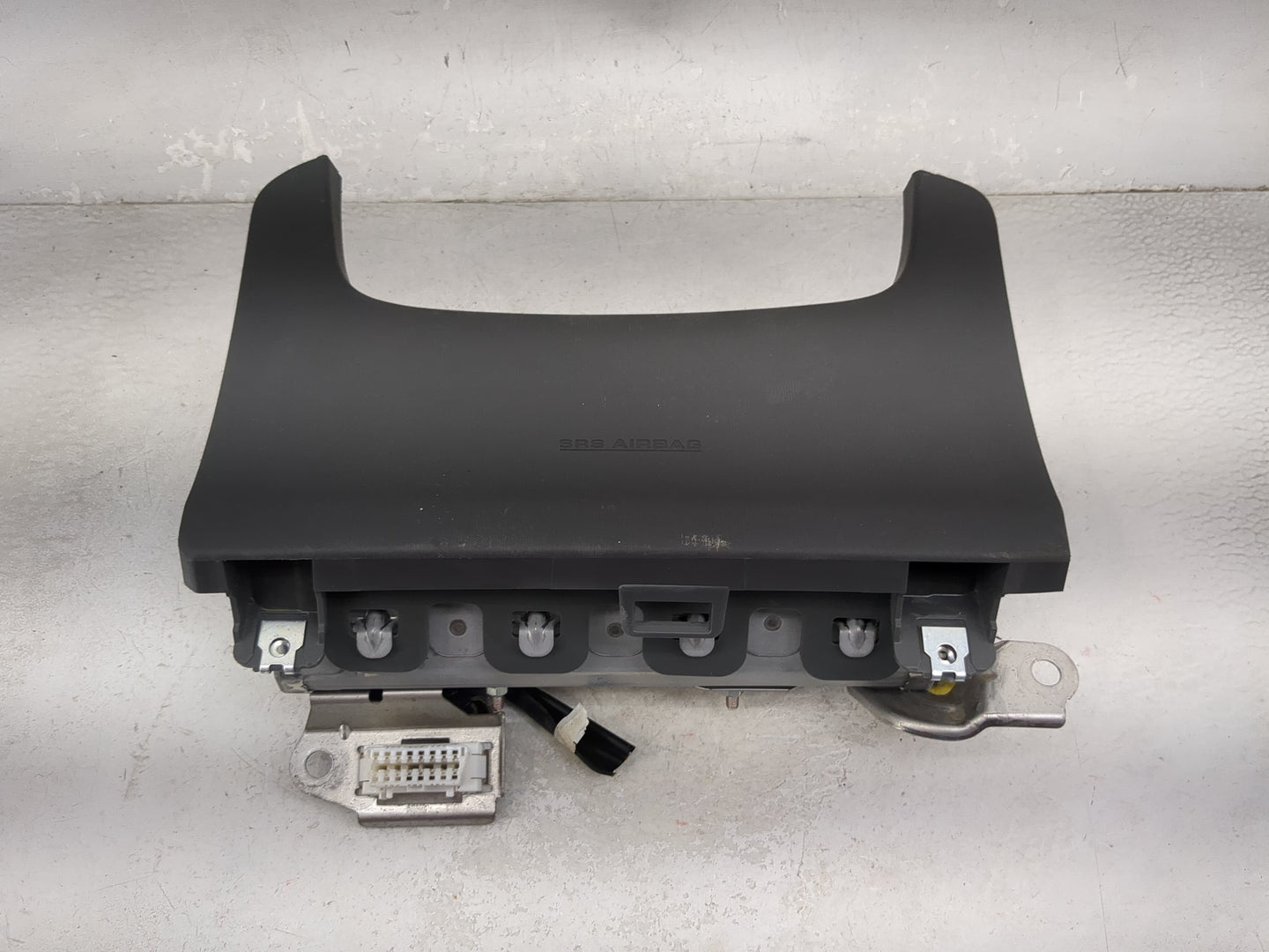 2010-2015 Toyota Prius Air Bag Driver Left Knee OEM P/N:6B4633709M83 Fits Fits 2010 2011 2012 2013 2014 2015 OEM Used Auto P