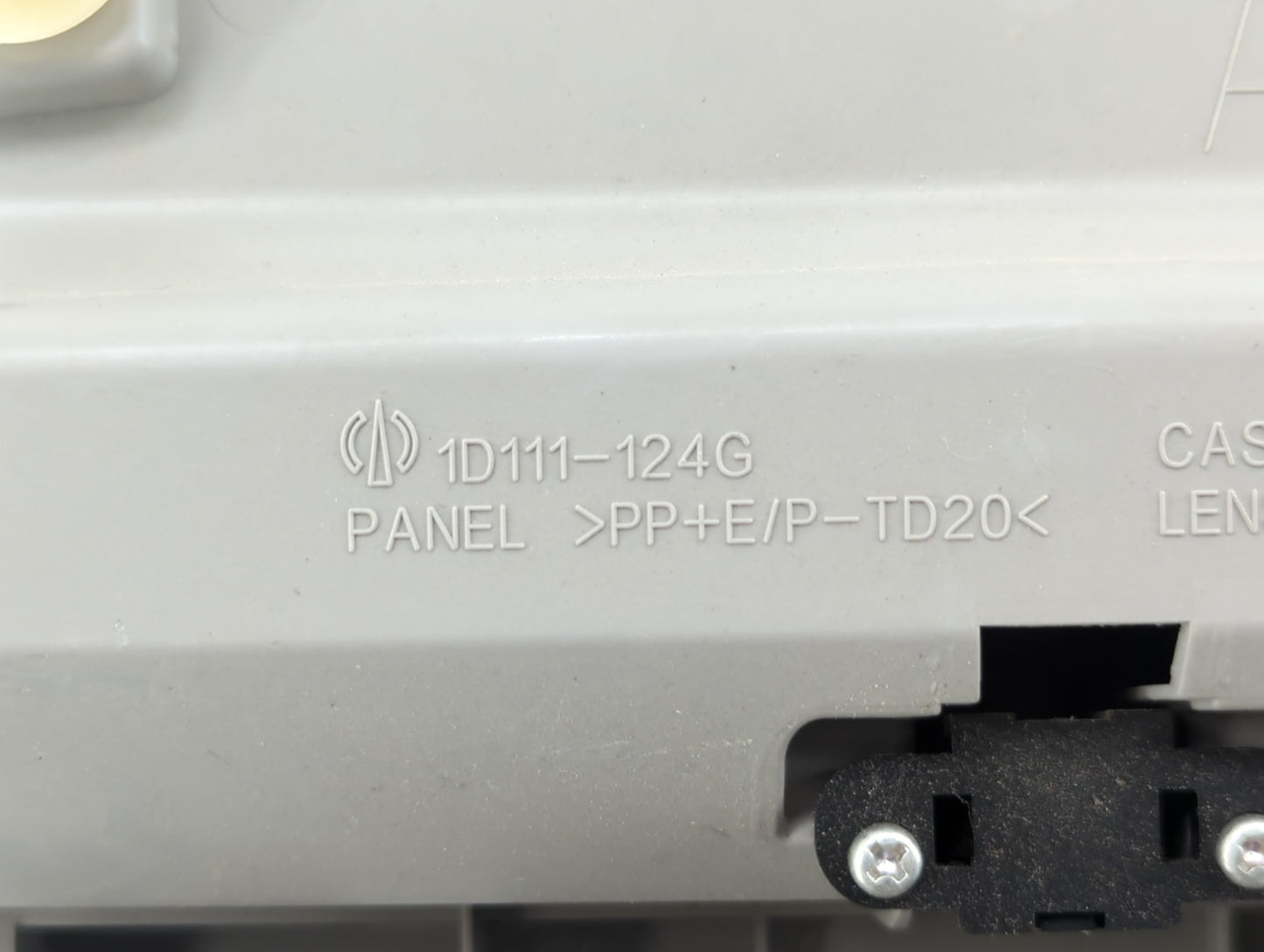 2010 Toyota Prius Overhead Roof Console - Oemusedautoparts1.com