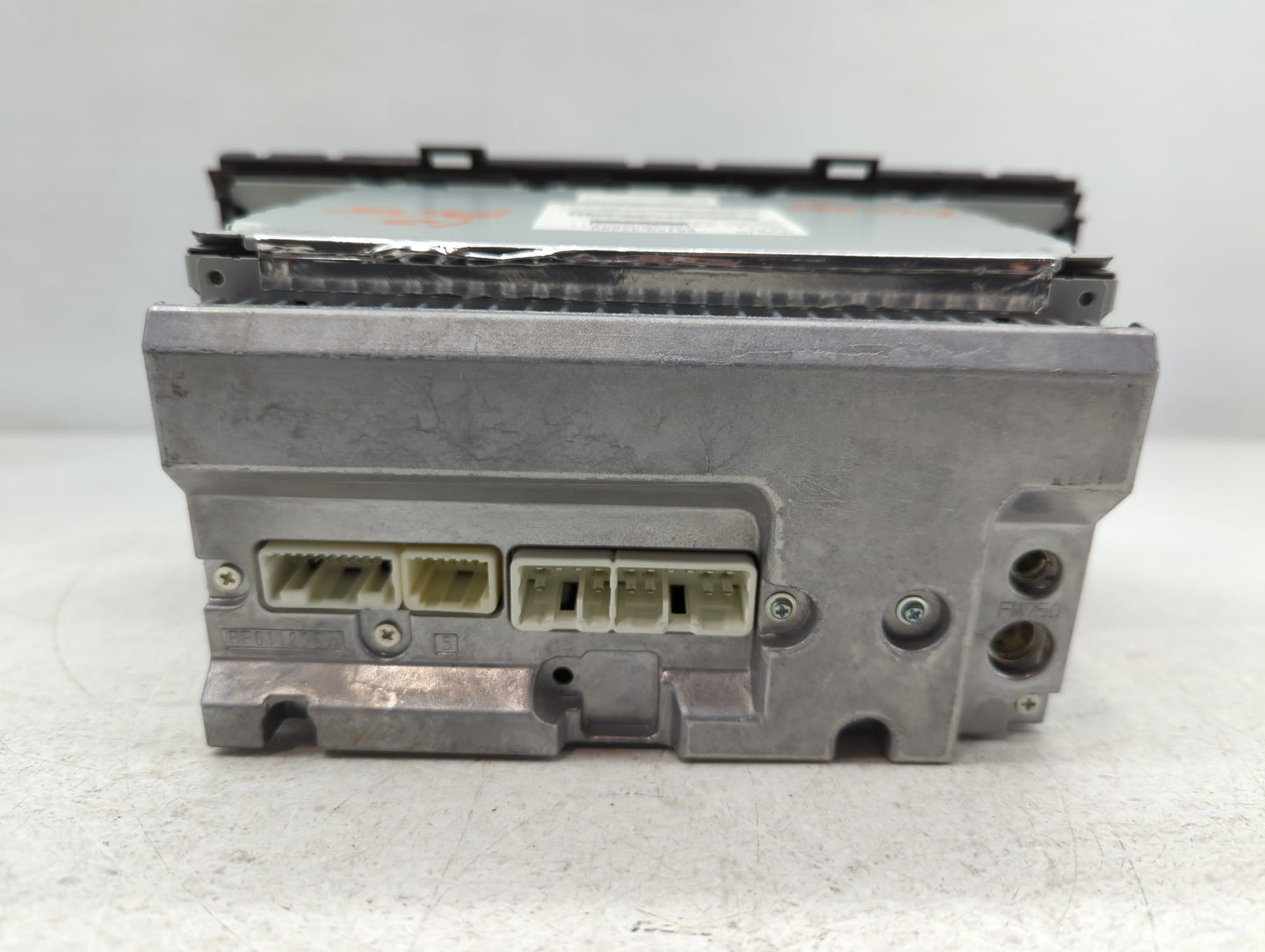 2010-2011 Toyota Prius Radio AM FM Cd Player Receiver Replacement P/N:86120-47290 Fits Fits 2010 2011 OEM Used Auto Parts - 