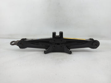 2010 Toyota Prius Spare Scissor Car Jack - Oemusedautoparts1.com