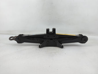 compare product 2010 Toyota Prius Spare Scissor Car Jack 777471
