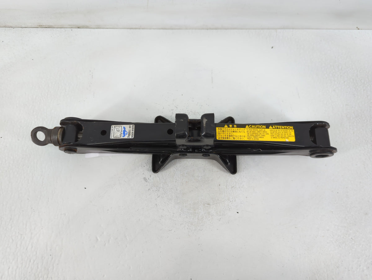 2010 Toyota Prius Spare Scissor Car Jack 777471 - Oemusedautoparts1.com