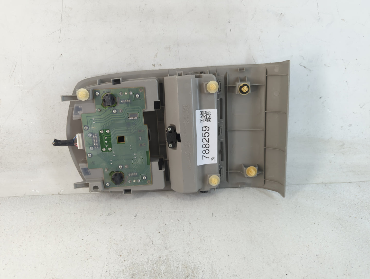 2010 Toyota Prius Overhead Roof Console - Oemusedautoparts1.com