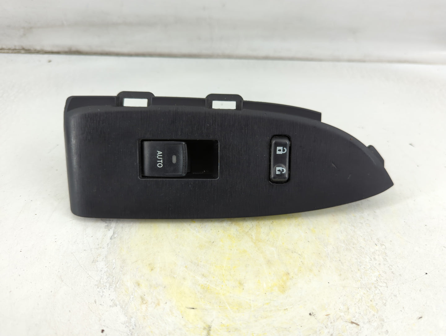 2010 Toyota Prius Passenger Right Power Window Switch - Oemusedautoparts1.com
