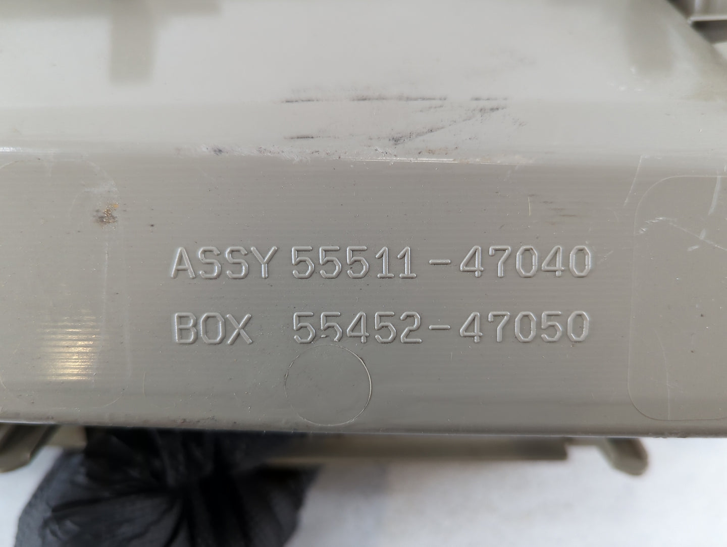 2010 Toyota Prius Rear Cargo Cover Storage Retractable Shade - Oemusedautoparts1.com