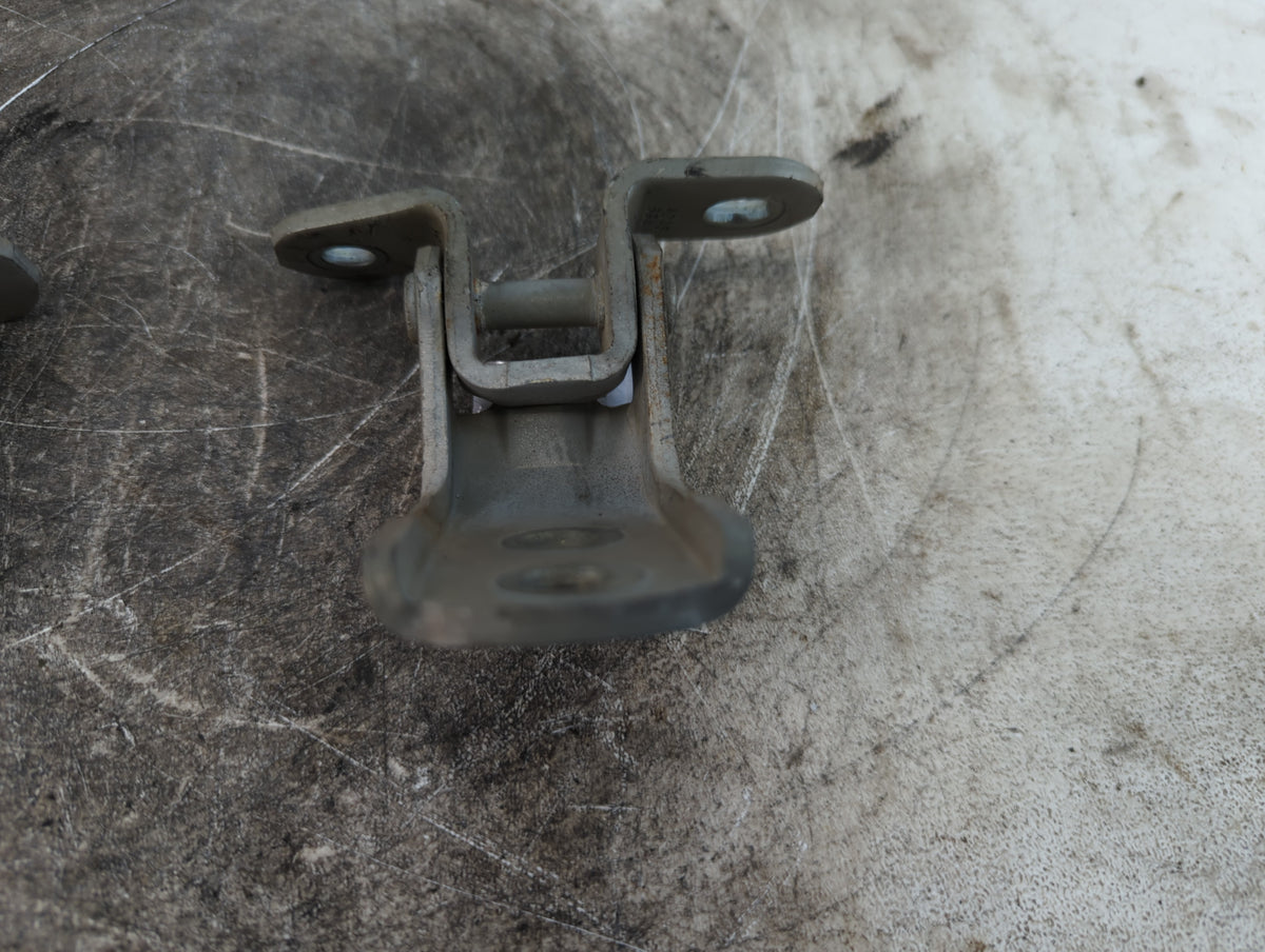2010 Toyota Prius Driver Left Hood Hinge - Oemusedautoparts1.com