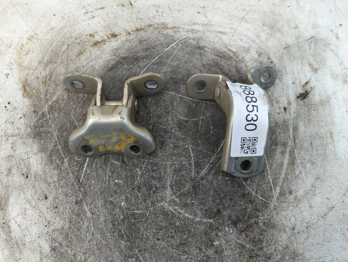 2010 Toyota Prius Driver Left Hood Hinge - Oemusedautoparts1.com