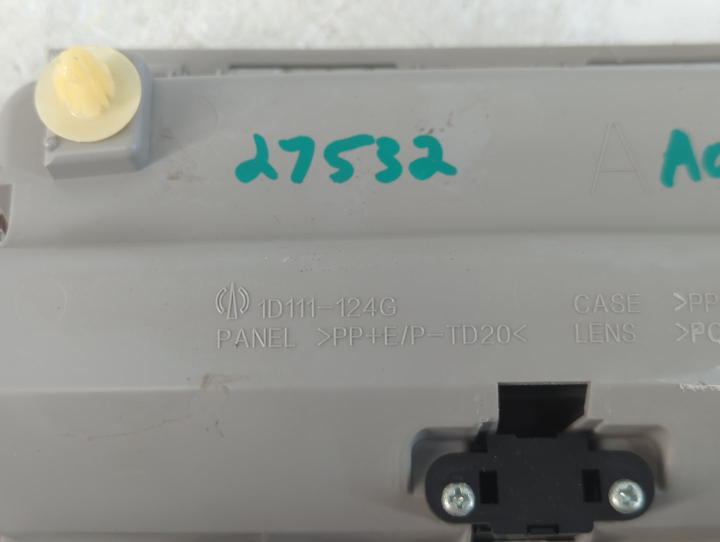 2010 Toyota Prius Overhead Roof Console - Oemusedautoparts1.com