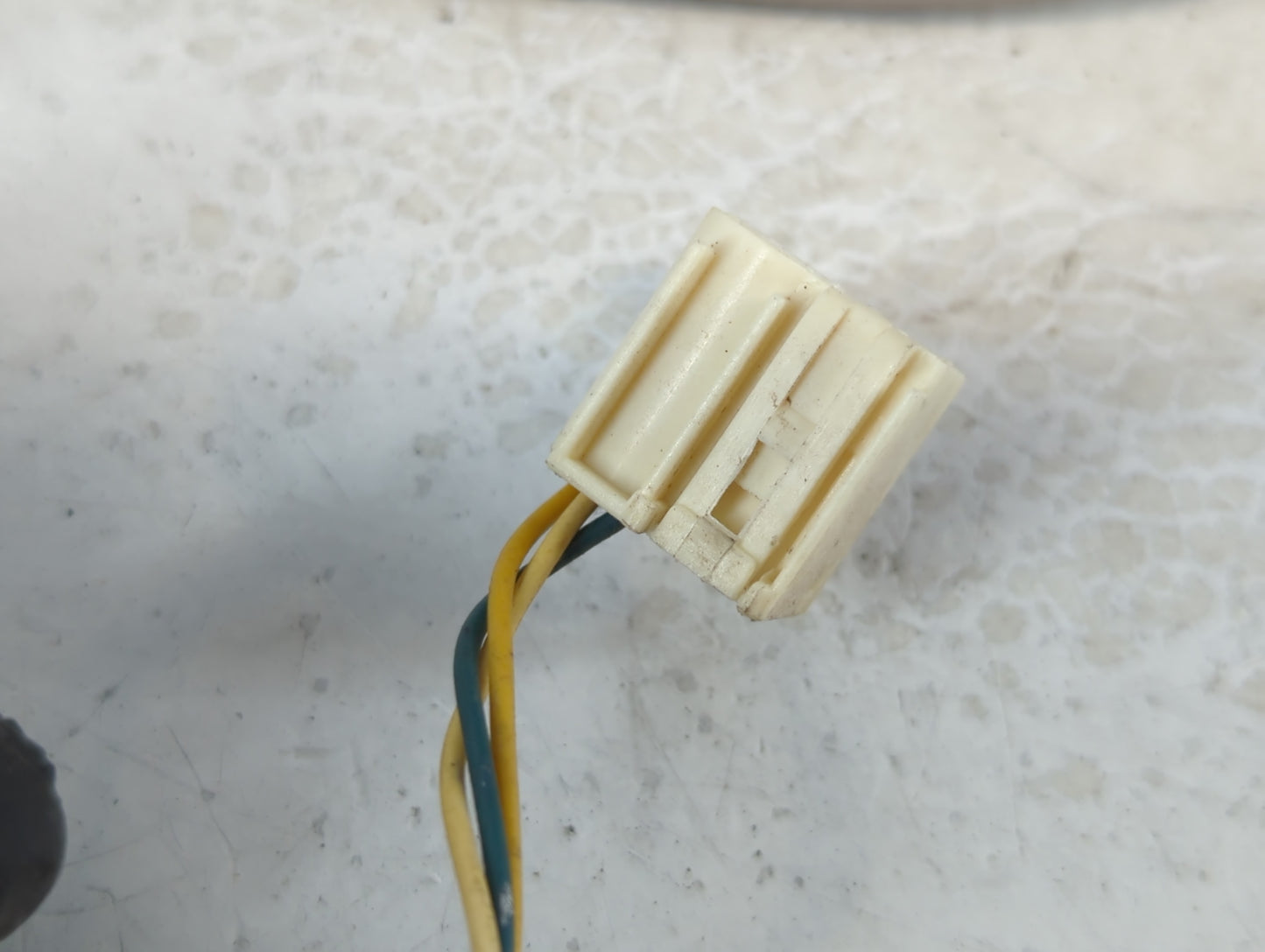 2010 Toyota Rav4 Side Mirror Replacement Driver Left View Door Mirror P/N:TYM050 Fits OEM Used Auto Parts - Oemusedautoparts